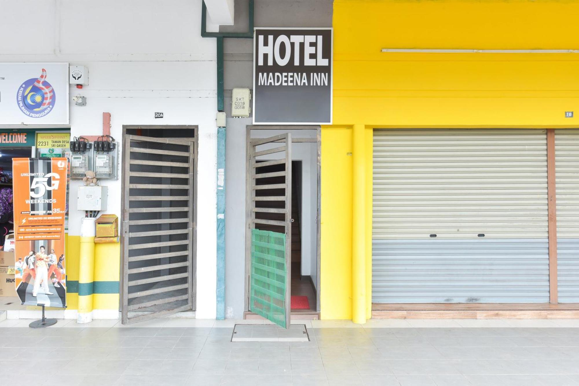 Oyo 90869 Hotel Madeena Inn Sepang Eksteriør billede