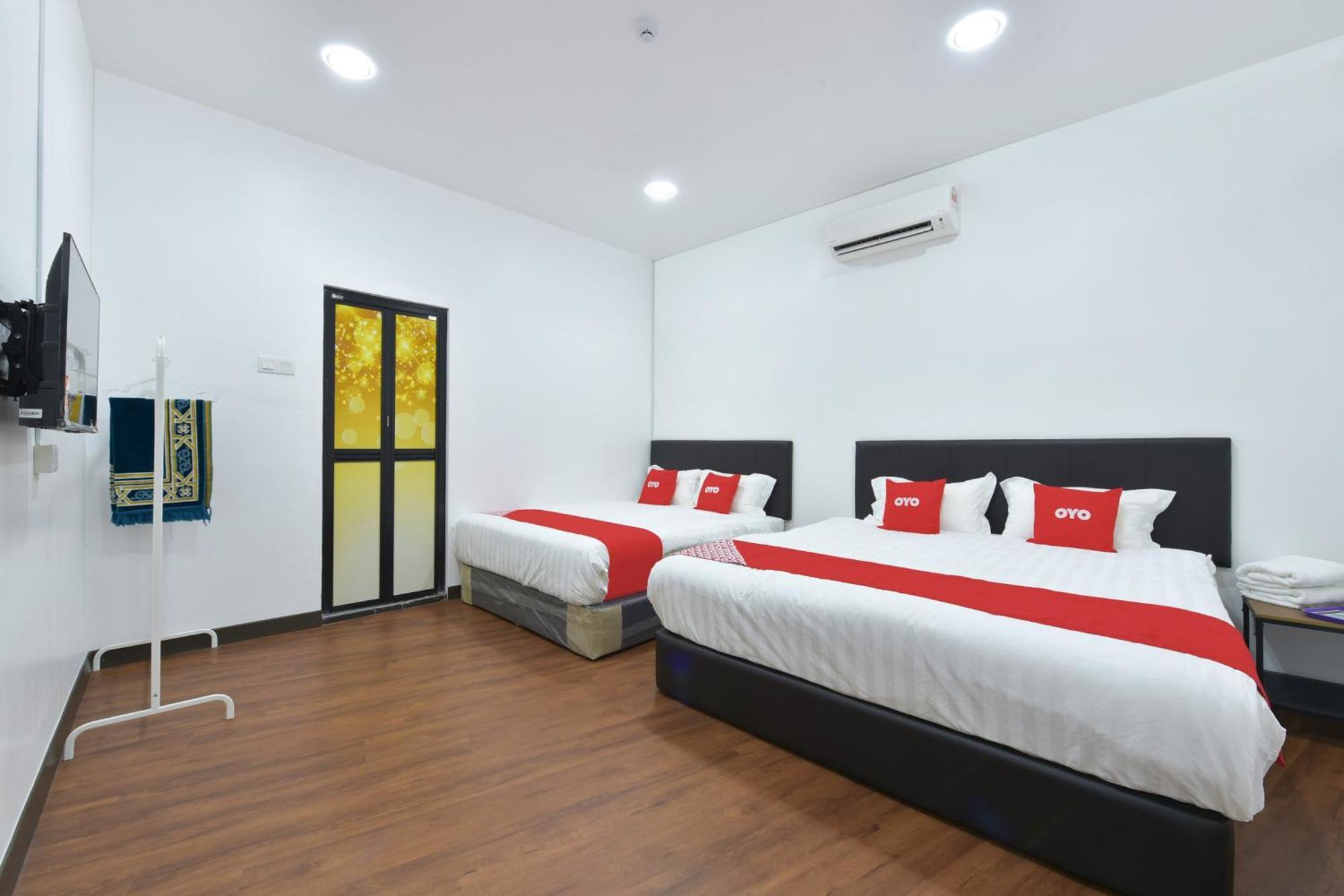 Oyo 90869 Hotel Madeena Inn Sepang Eksteriør billede